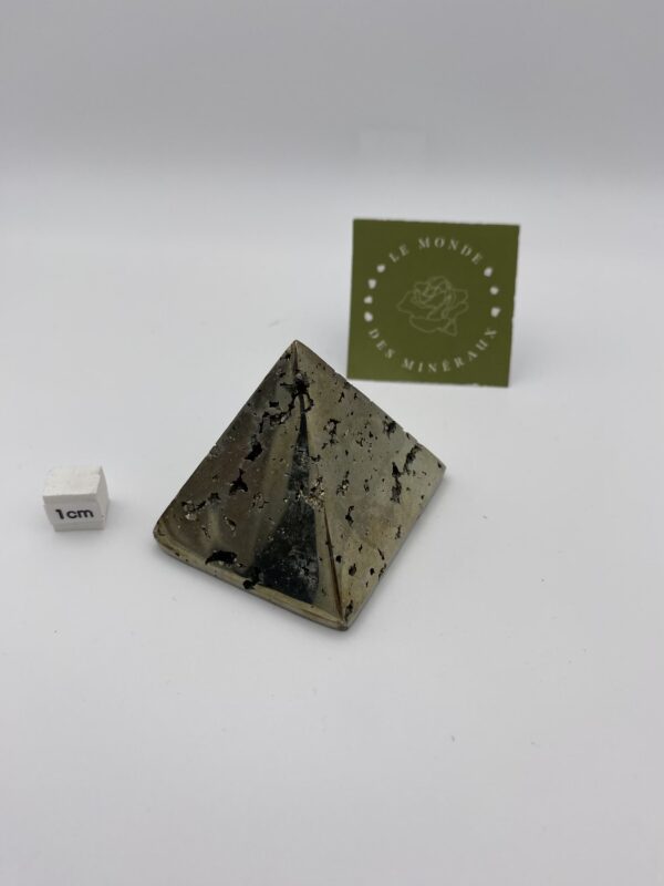 PYRITE PYRAMIDE 4,5CM