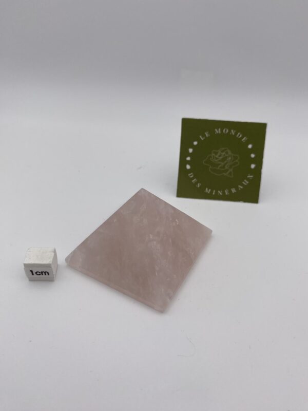QUARTZ ROSE PYRAMIDE 5CM